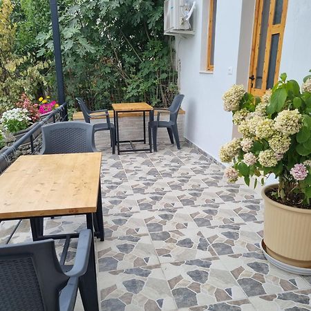 לינה וארוחת בוקר Gjirokastër Tony'S Terrace מראה חיצוני תמונה