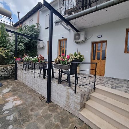 לינה וארוחת בוקר Gjirokastër Tony'S Terrace מראה חיצוני תמונה
