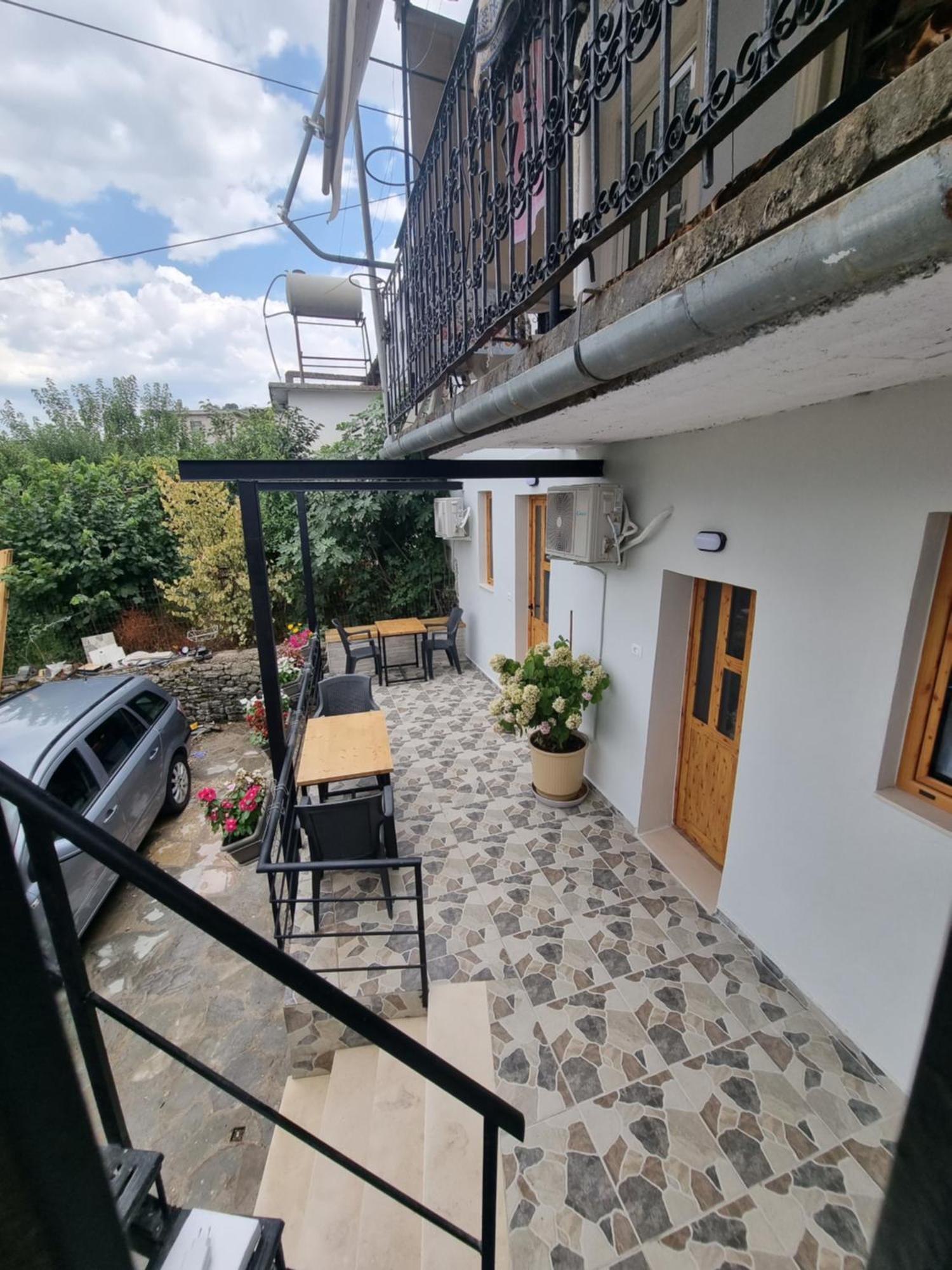 לינה וארוחת בוקר Gjirokastër Tony'S Terrace מראה חיצוני תמונה